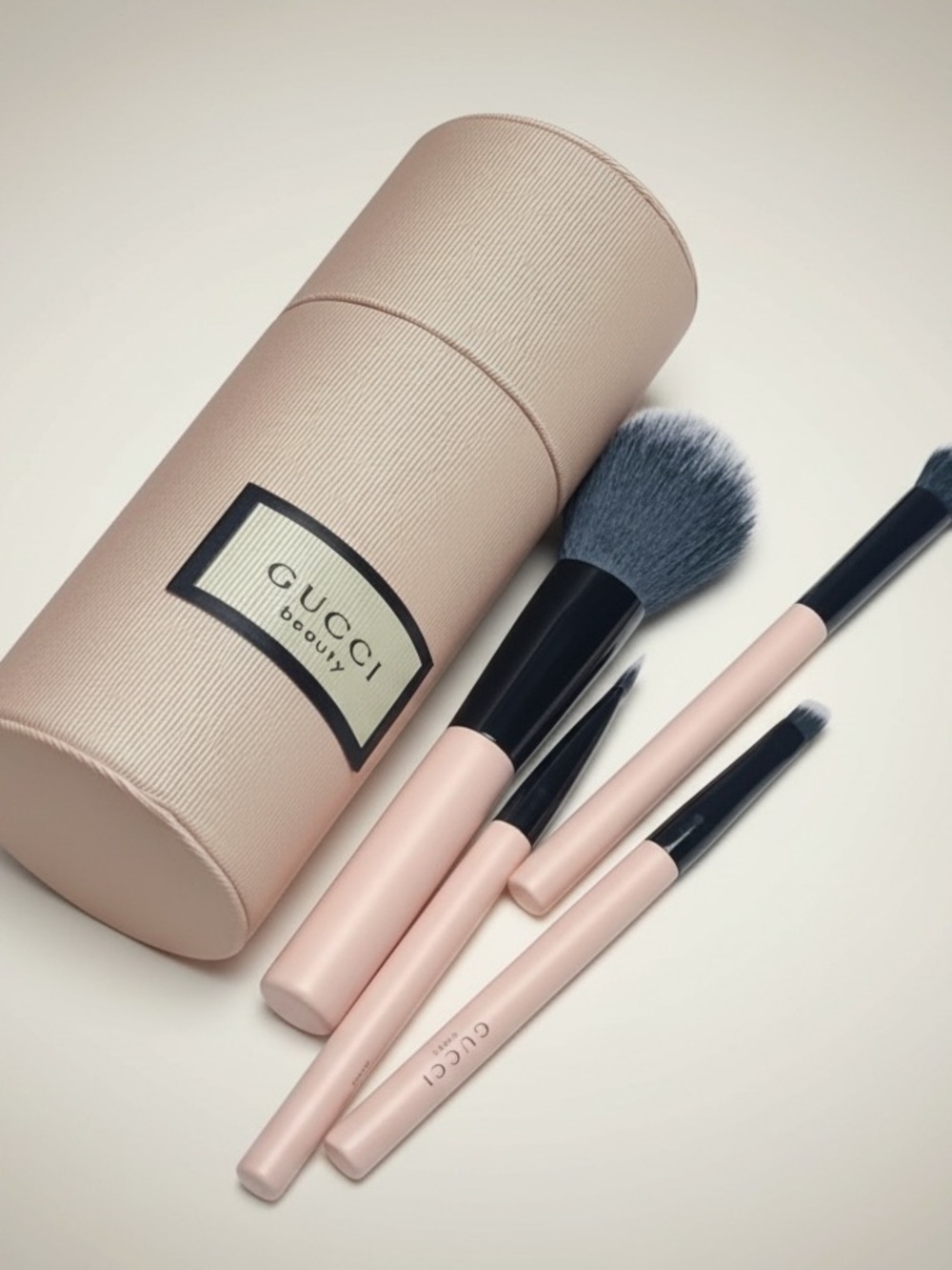 NEW GUCCI MAKEUP BRUSH SET - Picture 7 of 7